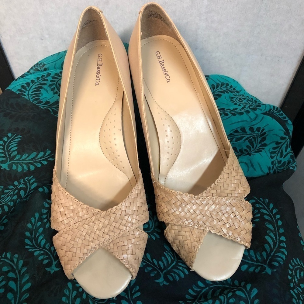 GH Bass & Co Adelyn Peep Toe Heel Size 9